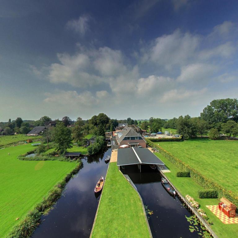 Hotel De Harmonie Giethoorn Exterior photo