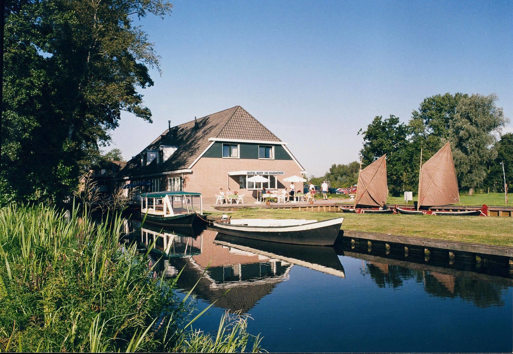 Hotel De Harmonie Giethoorn Exterior photo